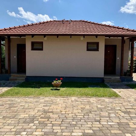 Konak Nestor Bungalows Skopje Bagian luar foto
