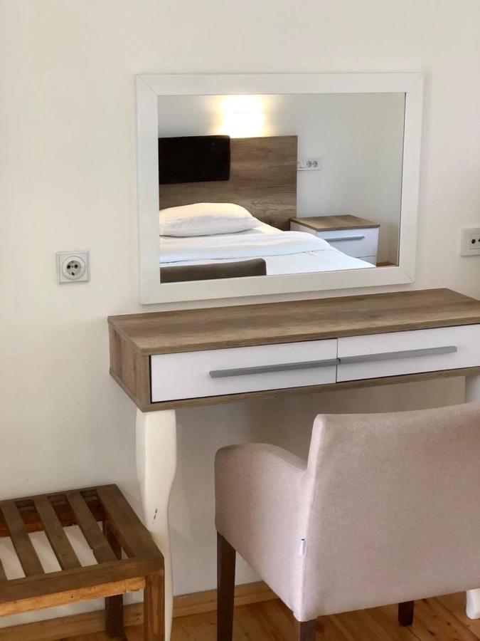 Konak Nestor Bungalows Skopje Bagian luar foto