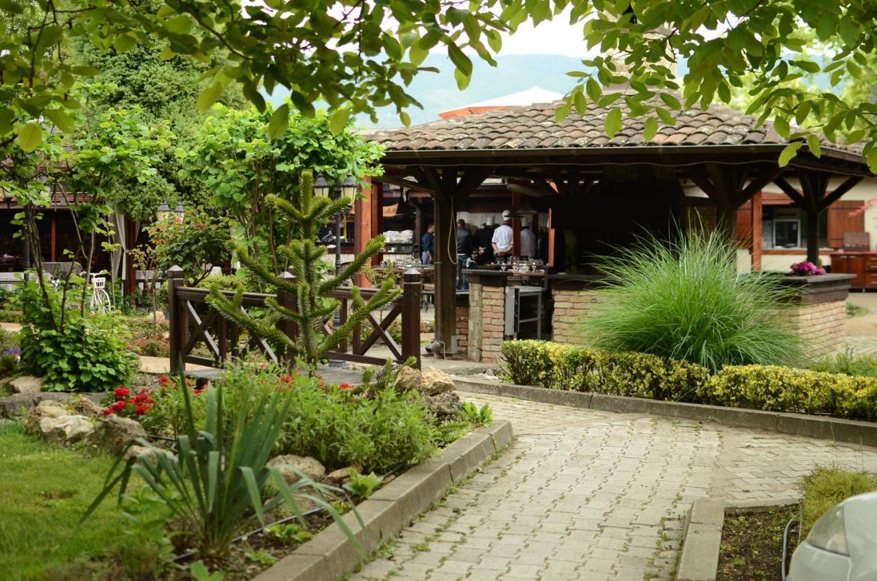 Konak Nestor Bungalows Skopje Bagian luar foto